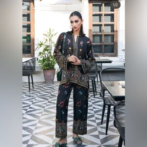 Elegant Black Floral Women's Top